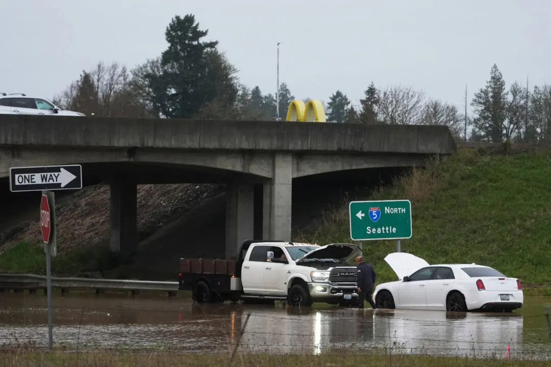 Tens of Thousands Ordered to Flee Flooding After Torrential Rain in Pacific Northwest