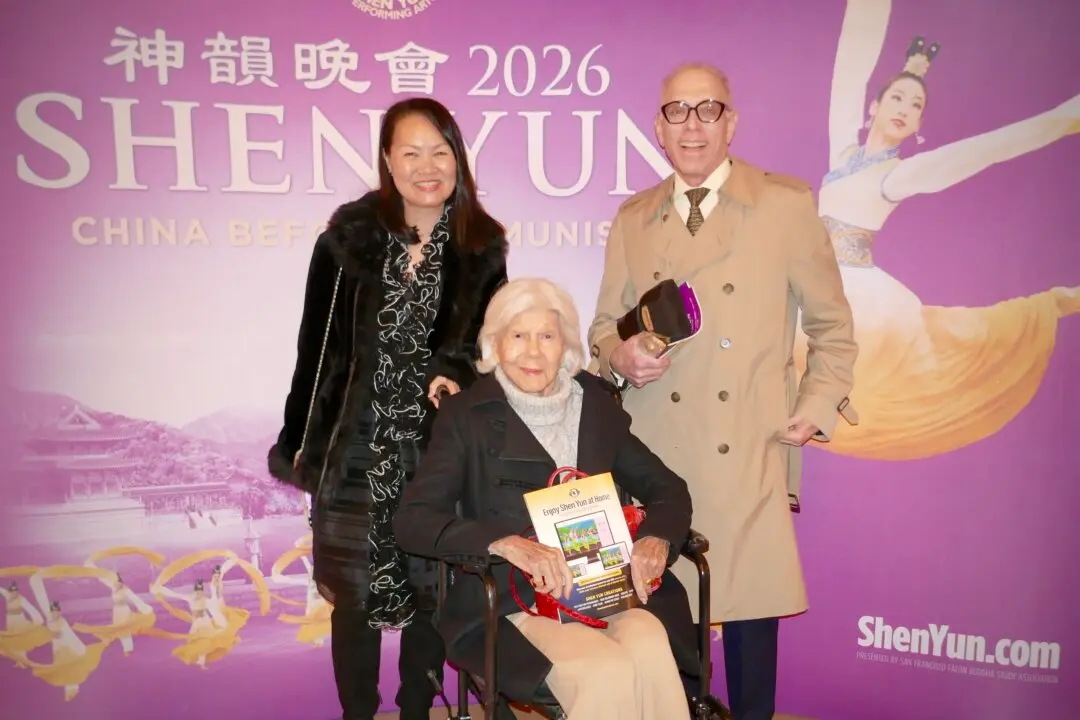 100 Year Old Says Shen Yun Was Beautiful and She Loved It