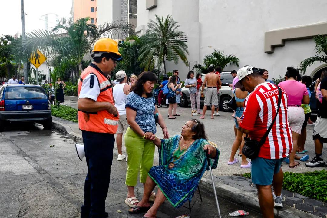 6.5 Earthquake in Southern Mexico Kills 2; Landslides and Power Outages Reported