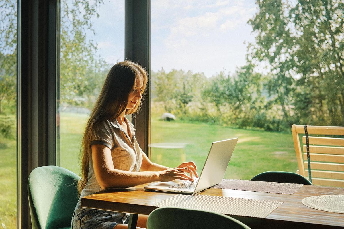 Daylight Exposure Linked to Better Blood Sugar Control in Small Diabetes Study