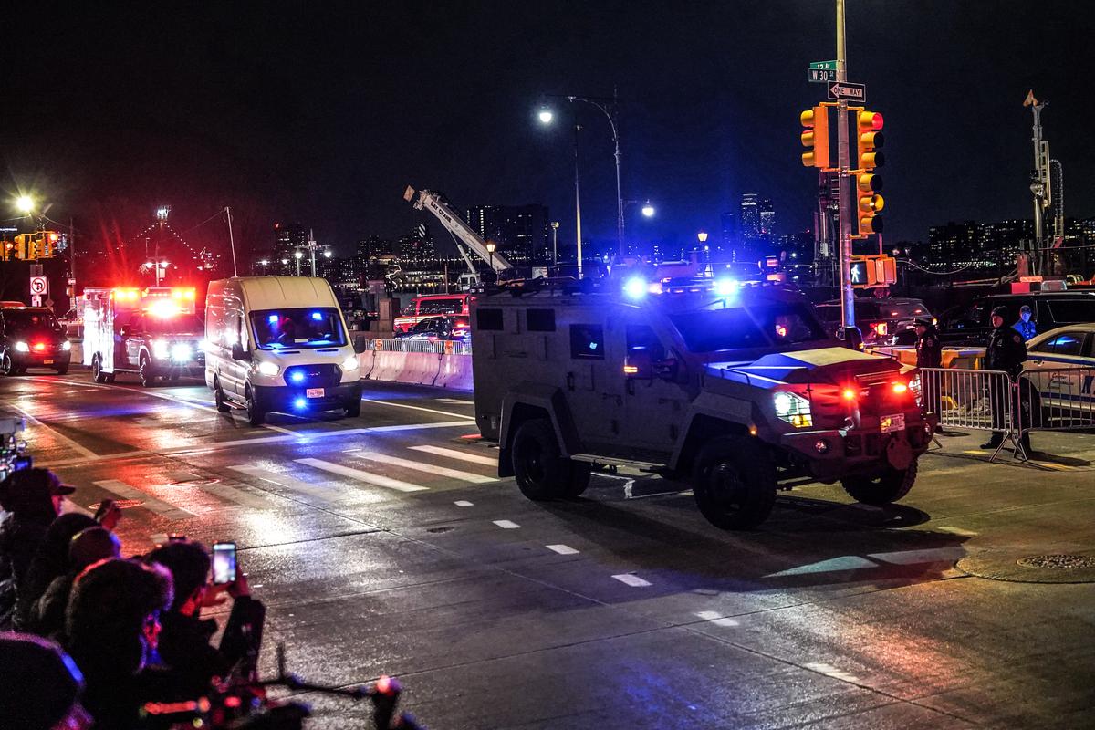 America in Photos: Maduro Captured, Freedom 250, and MetroCard Funeral thumbnail