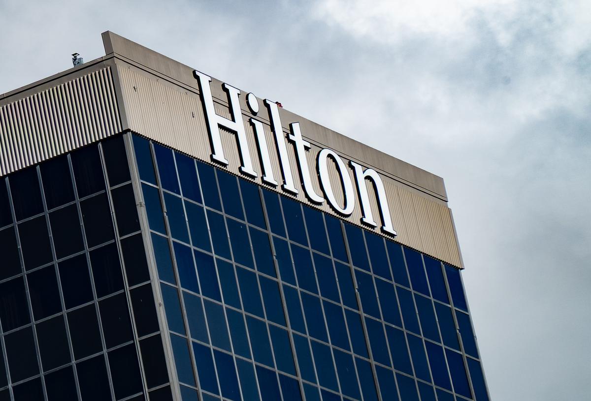 Hilton Hotel in Minneapolis Cancels DHS and ICE Reservations thumbnail
