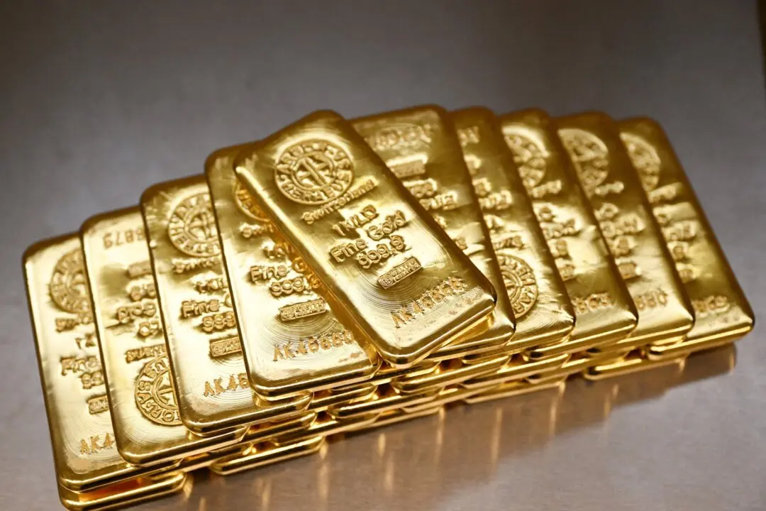 Morgan Stanley Lifts Gold Forecast to $4,800, Citing Fed Cuts and Global Risk