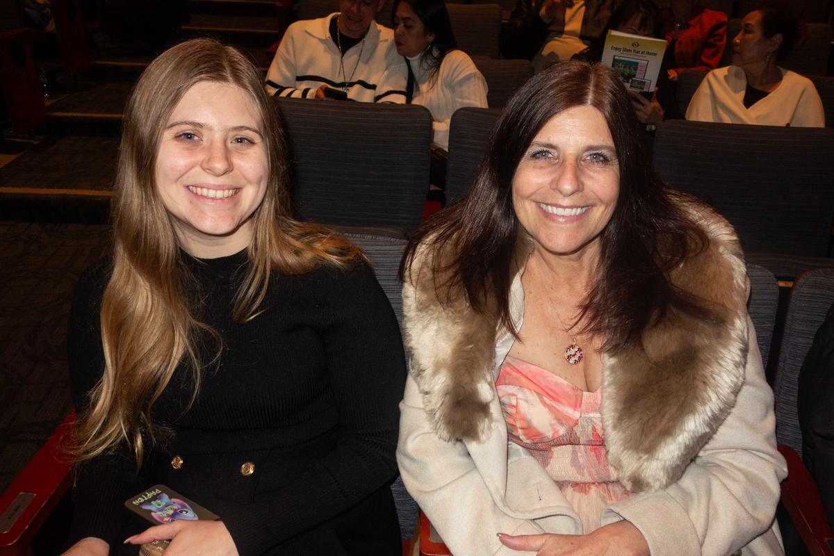 Folsom Audience Appreciates Beauty of Shen Yun