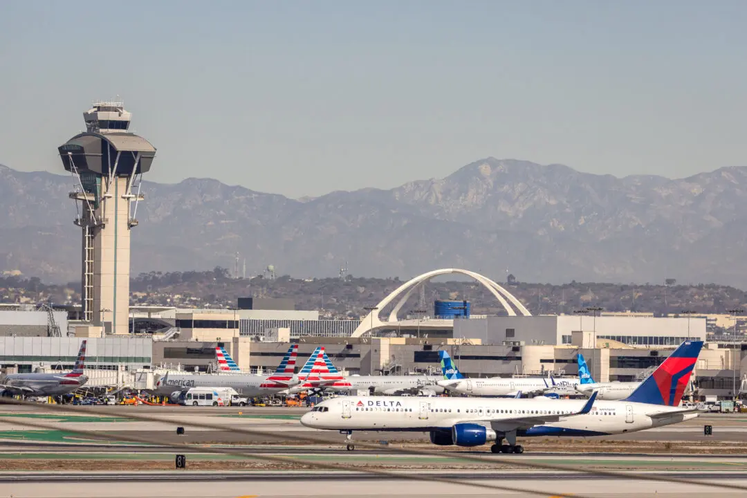 Overhauling Air Traffic Control Involves 5,000 Locations and 600 Radar Systems–What to Know