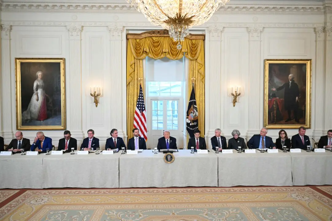 Trump Says Oil Companies Will Spend $100 Billion in Venezuela