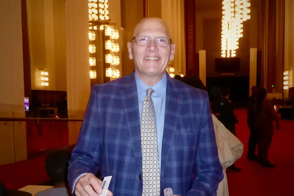 Theatergoer Says Shen Yun Helps Him Discover a Different China