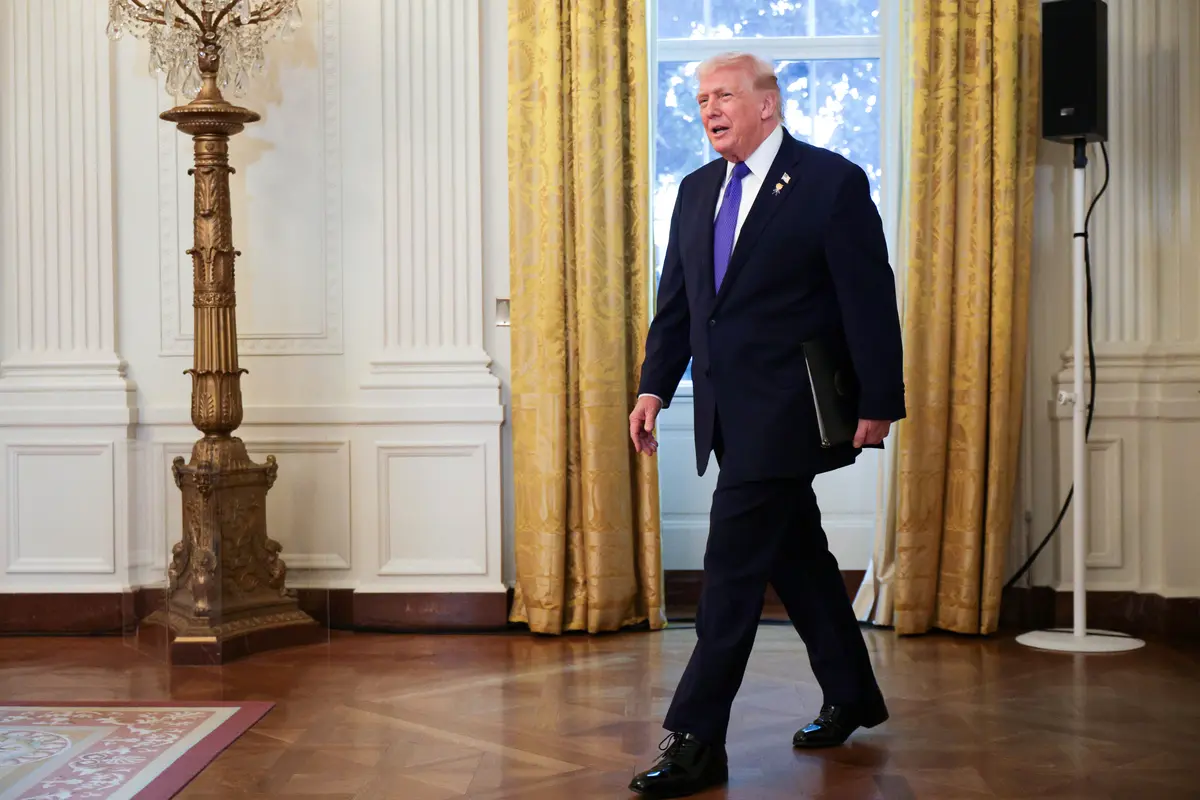 Trump Says He May Veto Extension of Obamacare Subsidies thumbnail