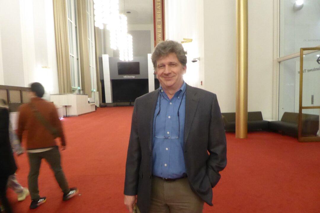 Company Executive: Shen Yun Offers Deeper Understanding of China