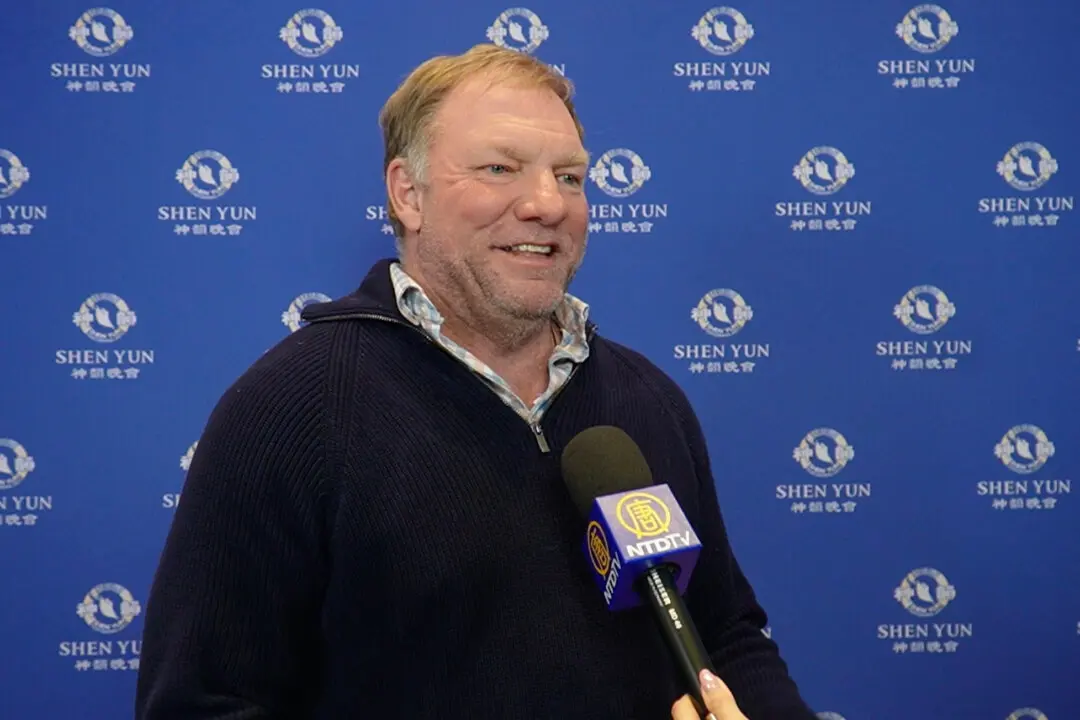 Writer and Filmmaker Keeps Coming Back to Shen Yun: ‘This Is the Most Beautiful Show’