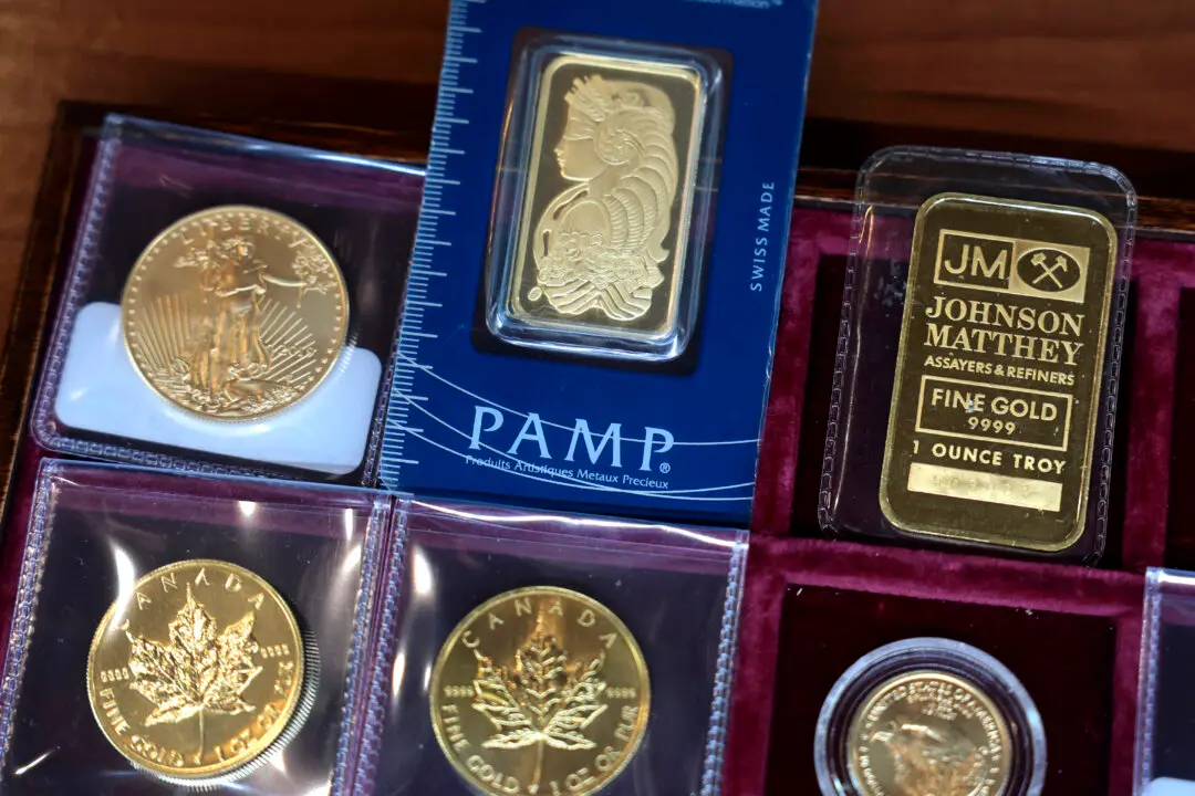 Gold, Silver Slide as Inflation Jitters Shift Fed Policy Outlook