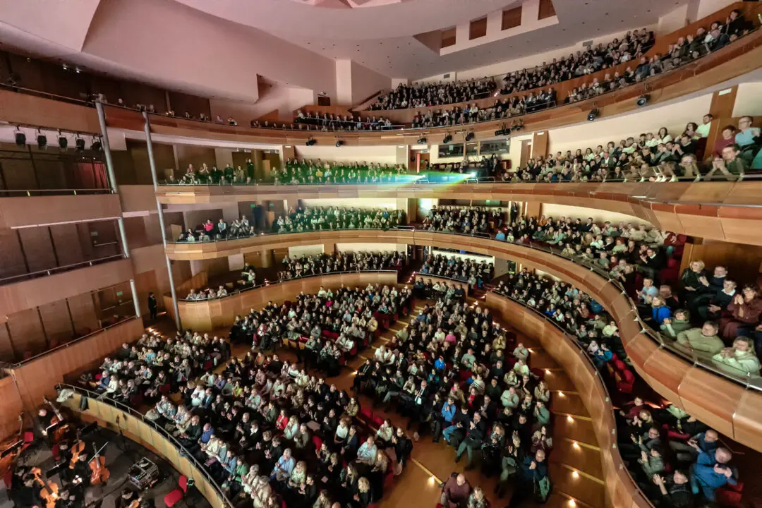 Italian Elites Warmly Welcome Shen Yun as Udine Performances Sell Out Again