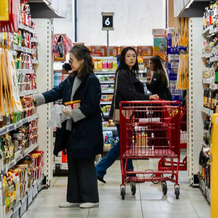 US Annual Inflation Holds Steady at 2.7 Percent to Finish 2025