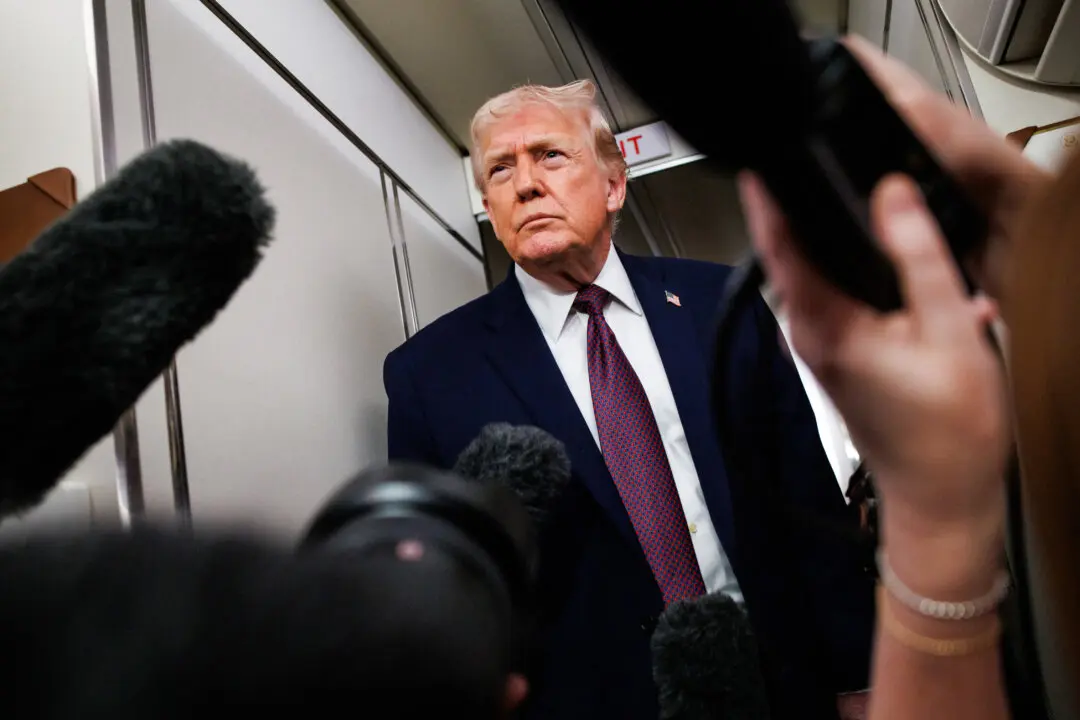 Trump Says He’s Canceled Meetings With Iran, Tells Protesters That Help Is Coming