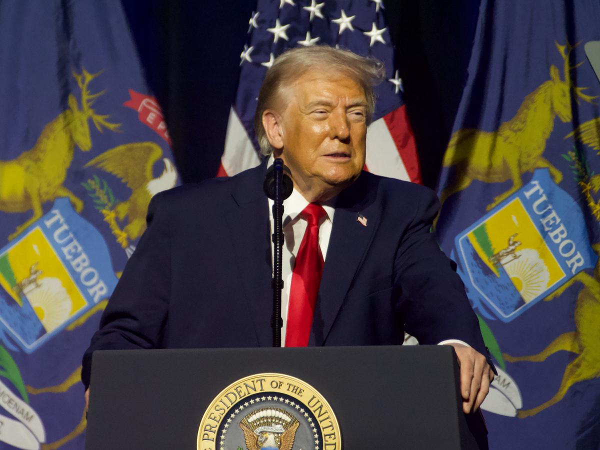 In Motor City, Trump Credits Tariffs for ‘Unbelievable Success’ thumbnail