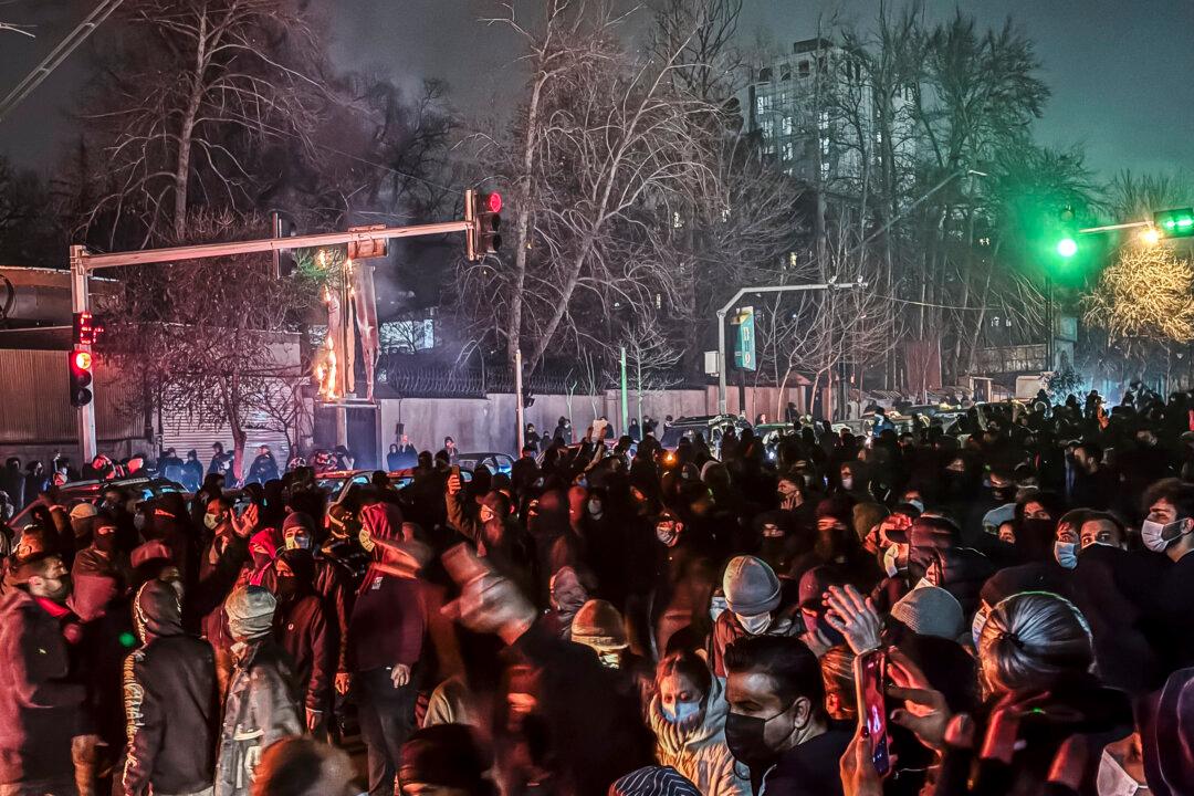 Trump Warns Iran of ‘Very Strong Action’ if Regime Hangs Protesters