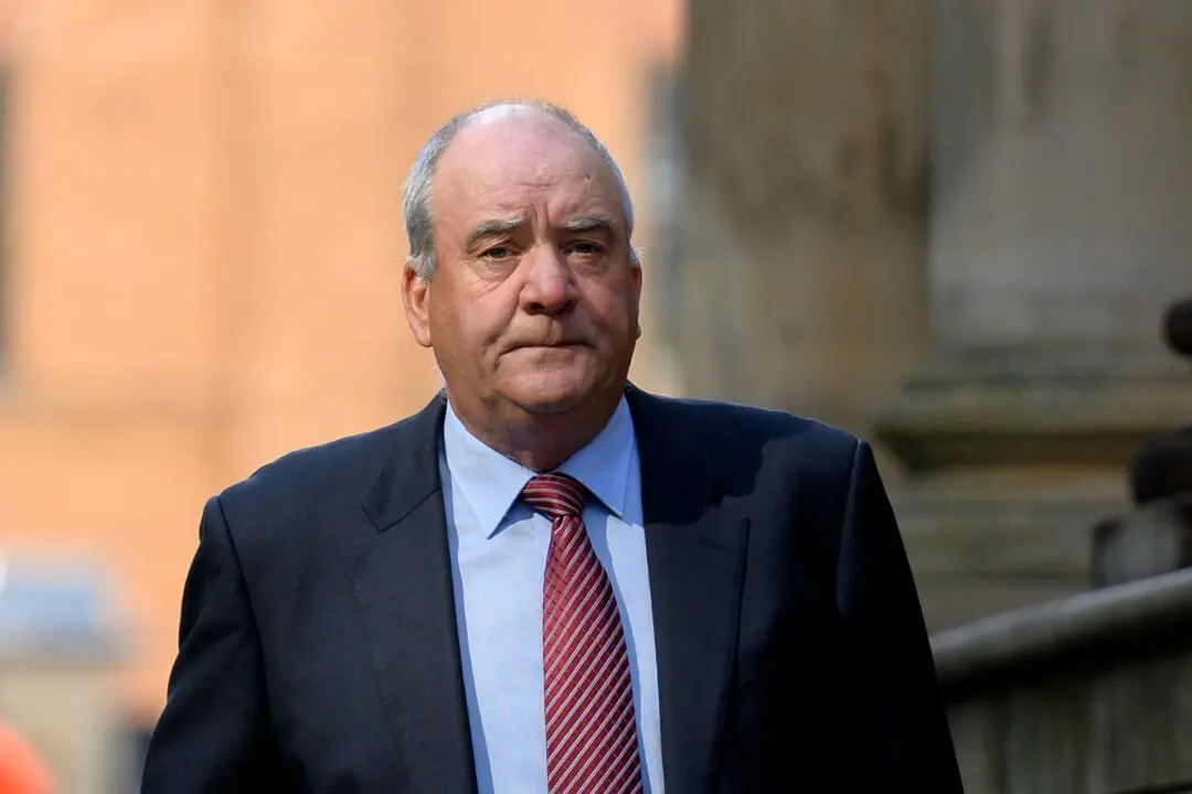 Chinese Directors Linked to MP Bribery Scandal Banned From Running Companies for 5 Years