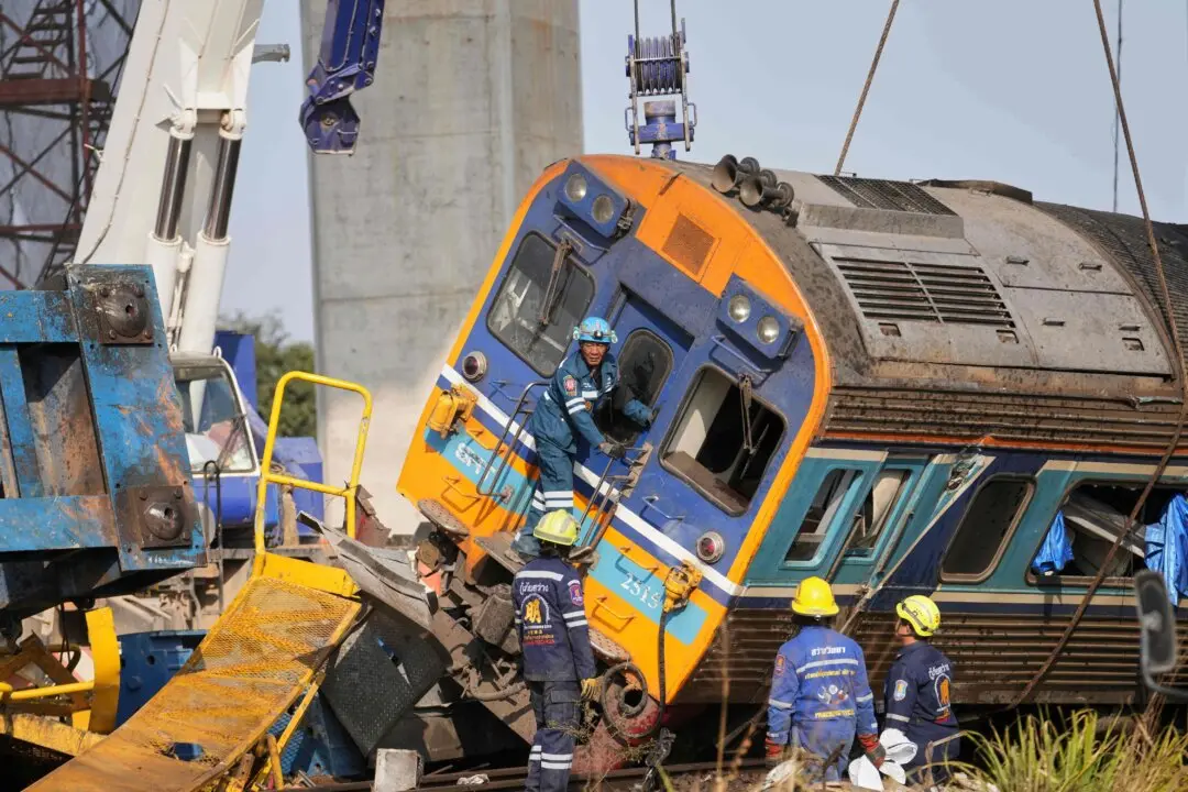 Construction Crane Falls Onto Moving Train in Thailand, Killing at Least 32 People