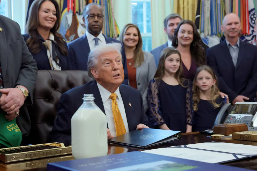 Trump Signs Bill Allowing Return of Whole Milk in Schools