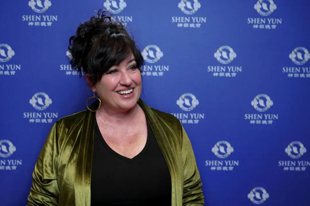 Shen Yun ‘Performers Are Perfect,’ Says Modesto Theatergoer