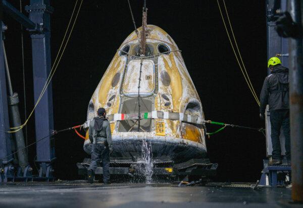 Day in Photos: Ailing Astronaut Returns to Earth, UN Secretary-General Speaks, and European Troops Arrive in Greenland