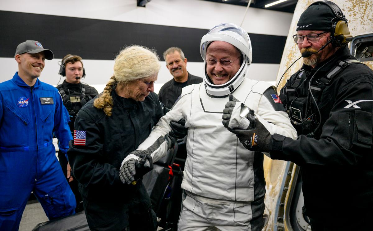 Astronauts Return to Earth After Early Departure from Space Station thumbnail