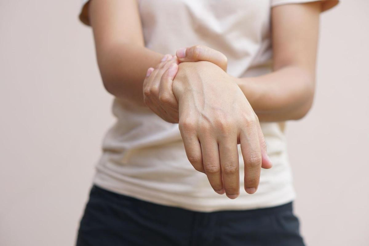 Why Your Hand Goes Numb When You Turn Your Head—And What It Really Means