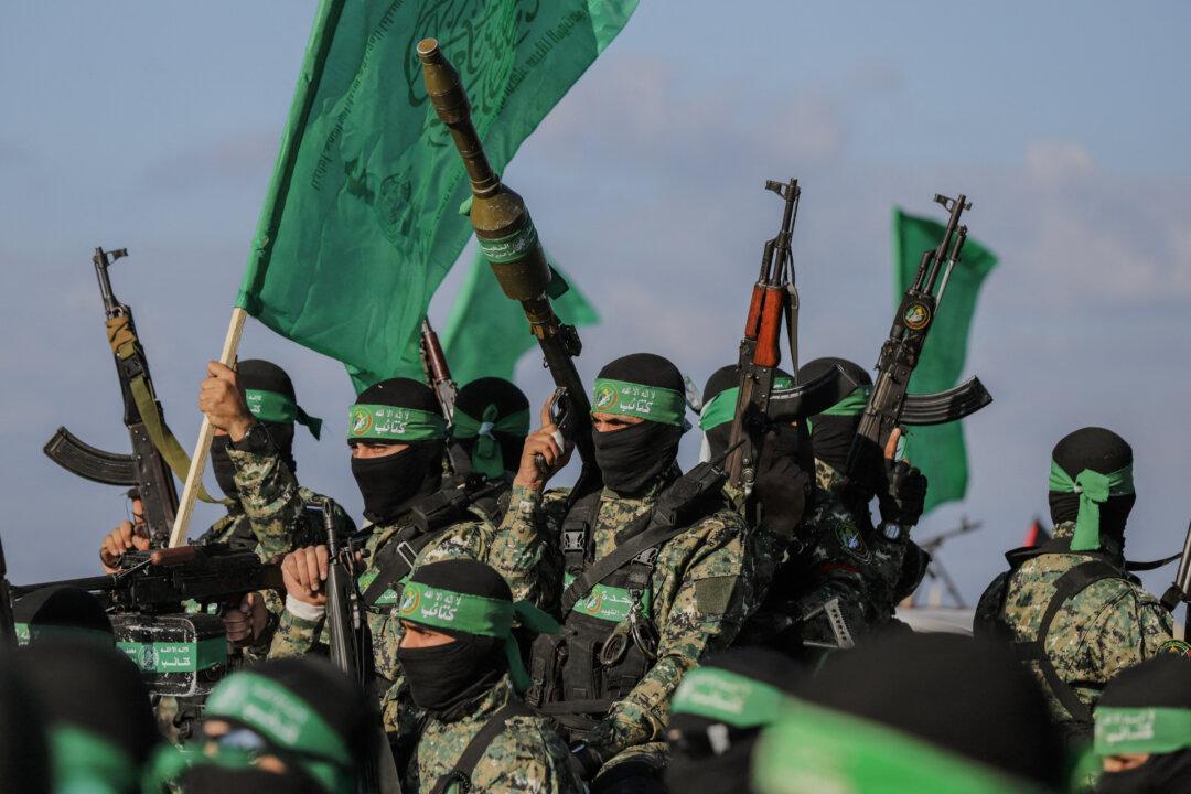 Trump Says Hamas Must Surrender Weapons or Face Destruction