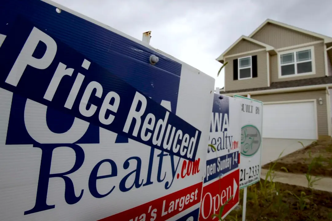 Share of New Homes Selling at a Discount Outpaces Existing Homes for First Time