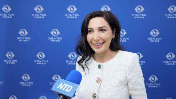 Piano Teacher Says Shen Yun’s Orchestra Blends Eastern and Western Sounds Beautifully