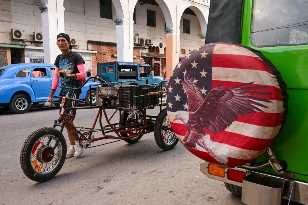 Cubans Living Abroad to Be Allowed to Invest in Private Businesses on Island, Official Says