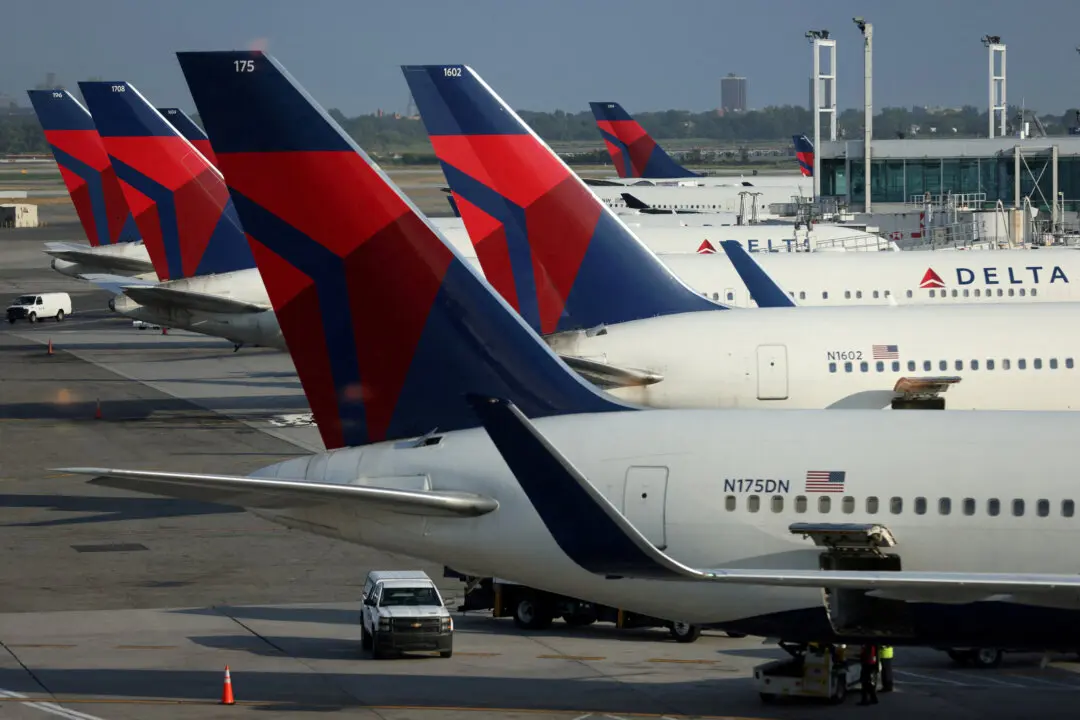 Delta Air Lines Urges Travelers to Rebook as Winter Storm Threatens Weekend Flights