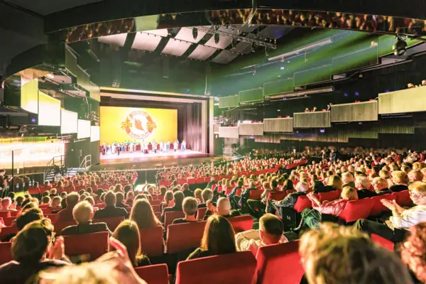 Director of the Center for the Meeting of Cultures in Lublin and His Wife Admire Shen Yun: ‘An Extraordinary Encounter with Chinese Culture’