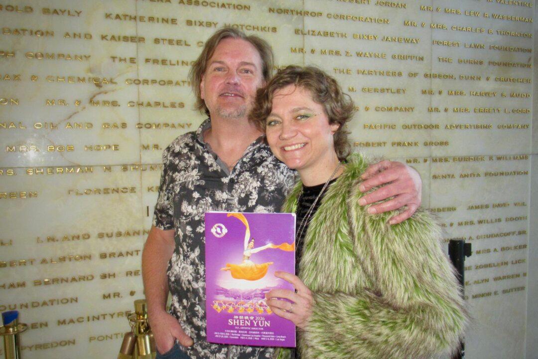 Audience Member Says Shen Yun Can ‘Bring This World Back Into Sync’