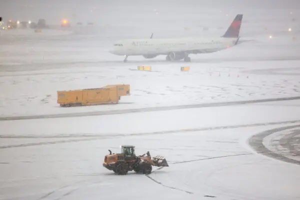230 Million Under Severe Weather Alert; 10,000 Flights Canceled