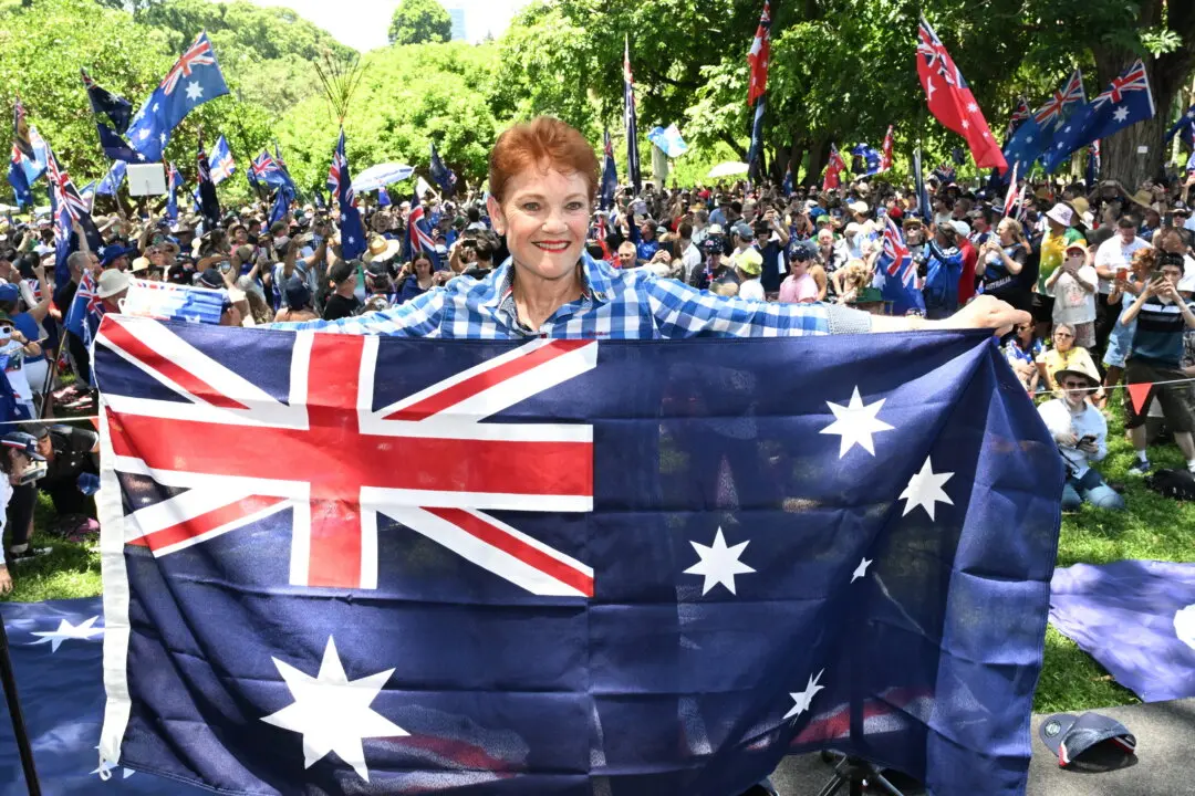 Hanson Speaks at Migration Rally, Vows Not to Back Down From Hate Speech Laws