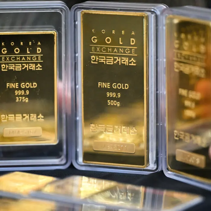 Gold Surges Above $5,300 to Record High as Dollar Slides