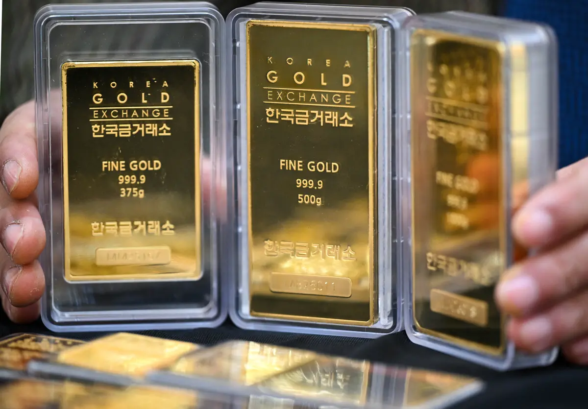 Gold Surges Above $5,300 to Record High as Dollar Slides