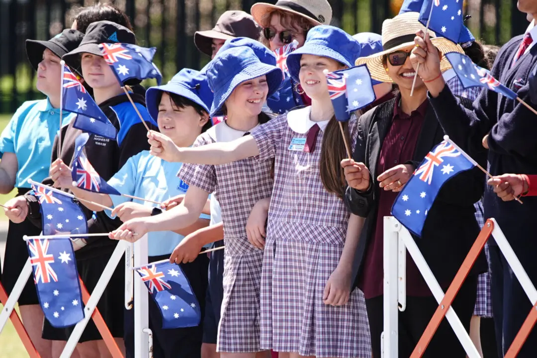 Australia’s Northern Territory Mandates Students Sing Full National Anthem