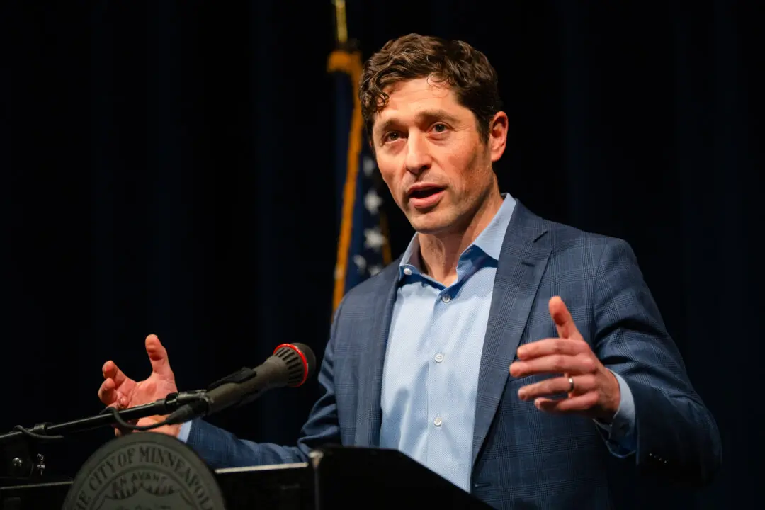 Trump Says Minneapolis Mayor is ‘Playing With Fire’ in Rejecting Immigration Enforcement