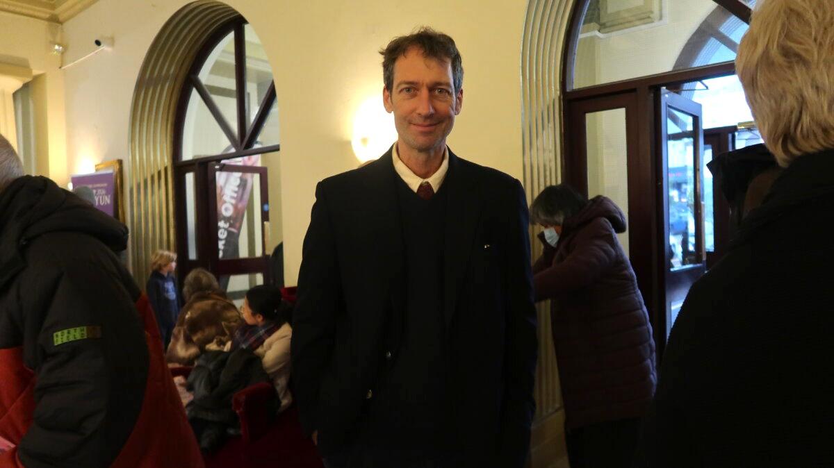 Inventor Appreciates Artistry in Shen Yun