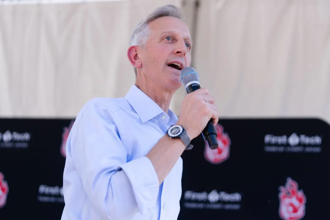 Portland Mayor Says ICE Should Leave City After Federal Agents Launch Tear Gas