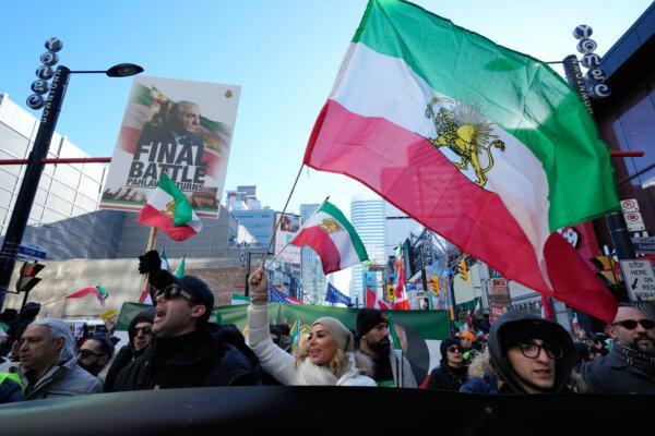 Toronto Police Praise 150,000-Strong Anti-Iranian Regime Protest for ‘Zero Incidents’
