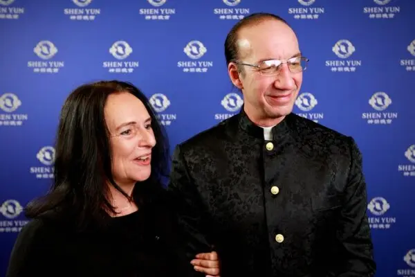 Austrian Singer and Gold-Record Winner Sees Shen Yun as a Call to Compassion