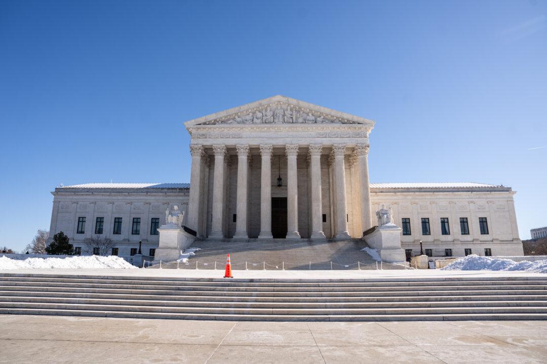 Supreme Court Rejects Trump’s Tariffs in Landmark Decision; Police Continue Search of Former Prince Andrew’s Former Home | NTD Good Morning (Feb. 20)