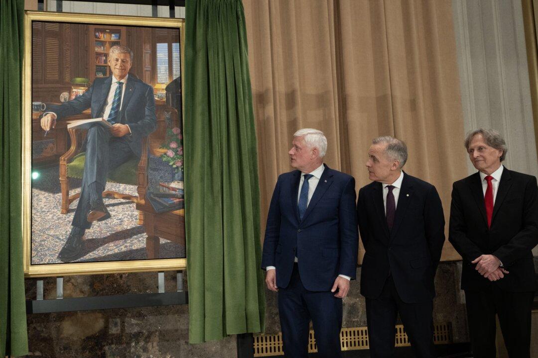 Carney Praises Former PM Harper for His Policy, Legislative Accomplishments at Portrait Ceremony