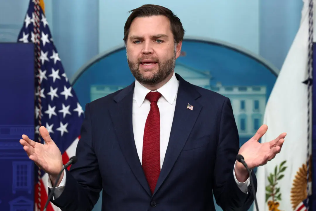 Vance Says Iran Is Ignoring US Red Lines in Talks, Military Option Still on Table