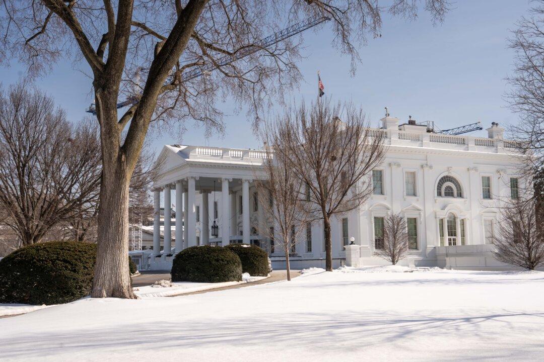 Democratic Governors Threaten Boycott of White House Gathering