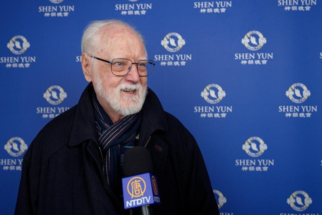 ‘Beauty Pierces the Heart’—Missionary Priest Moved by Shen Yun