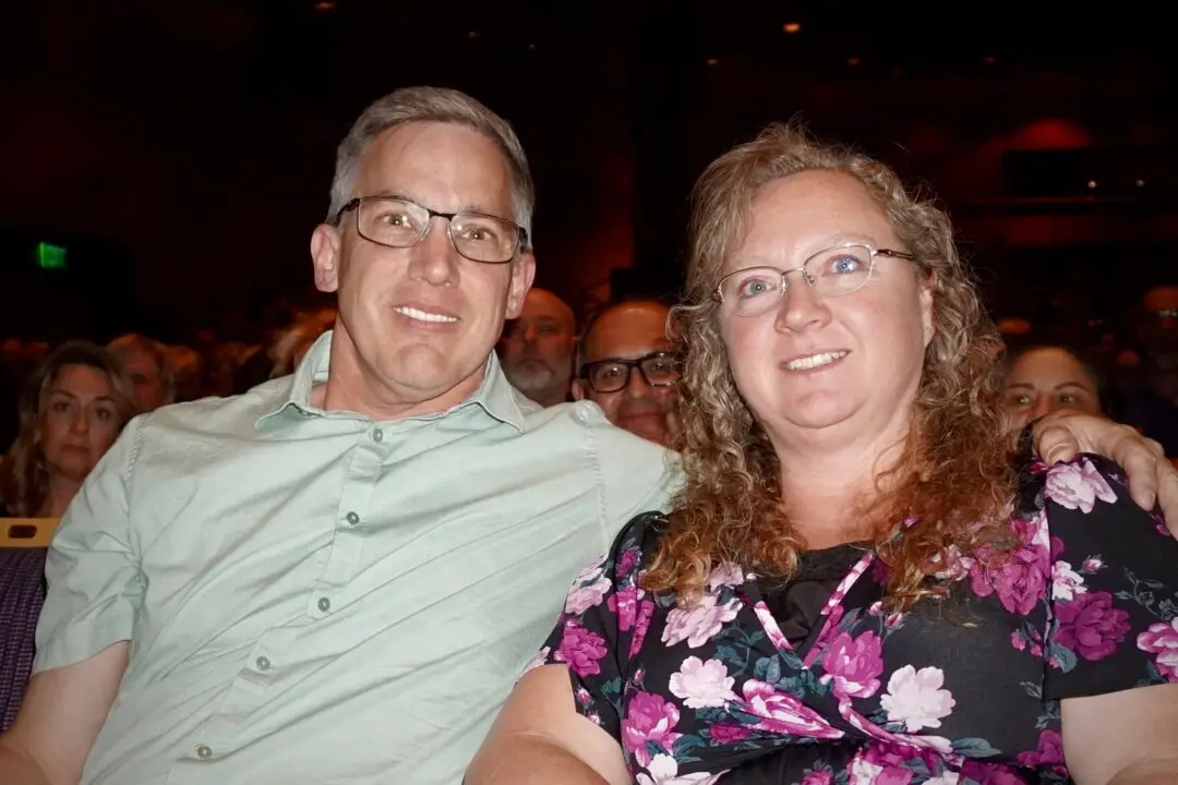 Shen Yun’s Dancers Are Beautiful and Graceful, Says Arizona Theatergoer